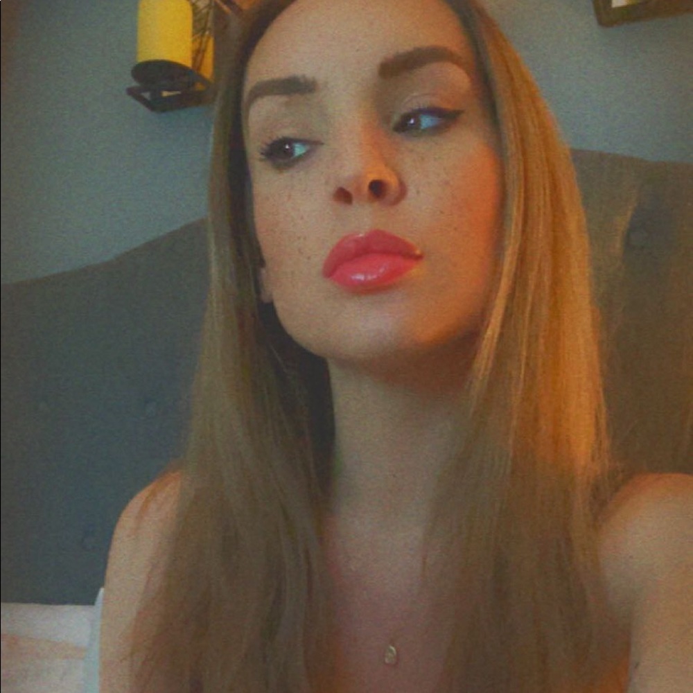 Meet your Posher, Brittani